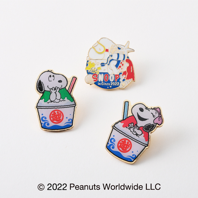 【銀座三越オリジナル】ピンンバッジ 上中央:715円 (約幅3×高さ3cm)、下左右:1,210円 (2点セット/各約幅2.5×高さ3cm)