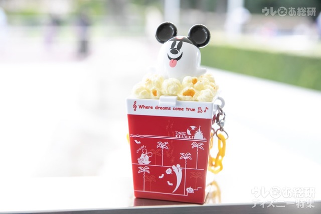 グミキャンディー、ミニスナックケース付き 950円