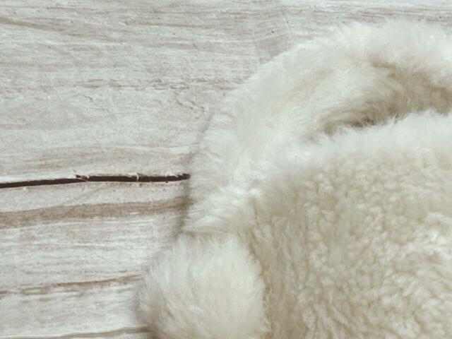 カラーはナチュラルとブラウンの2色展開。今回はホワイトカラーがキュートなナチュラルをチョイス！