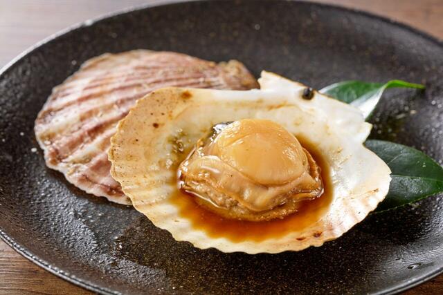 「ホタテ」＜期間：2025年10月7日～12月8日＞【紅ずわいや牡蠣、ホタテやうなぎも食べ放題！「カルビ一丁」で“焼肉”＆“海鮮”を食べ放題で楽しめる特別企画スタート！】