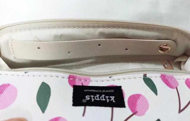 ピアスを収納できる箇所も