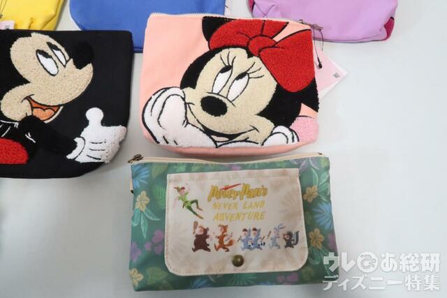 ワークマン　Disneyサガラ刺繍ポーチ　とお手拭きキャリー比較