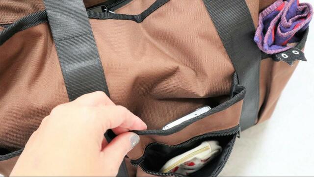 【ワークマン マルチポケットトートバッグ】ポケットにも横マチがあって取り出しやすい