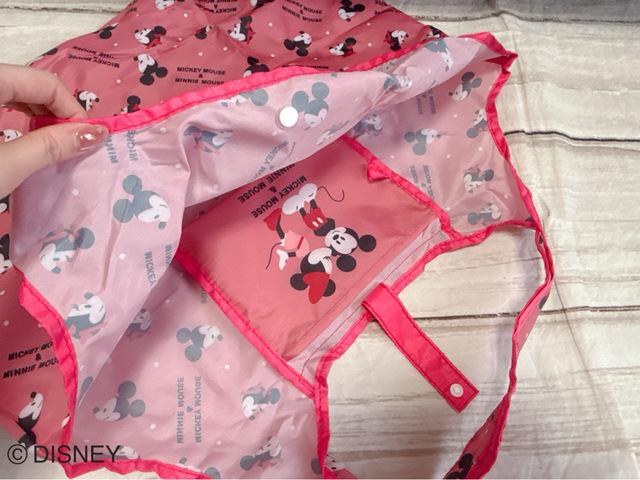 内側にはポケットが1つついています