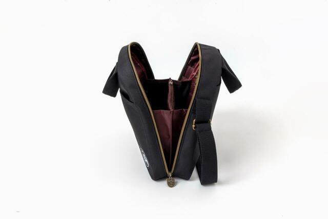 【星野リゾート監修ショルダーバッグ／宝島社】開口部が大きくガバッと開くので、中身が見やすい！