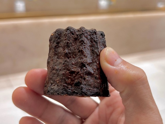 【ブルディガラ パティスリー】焼き菓子好きならカヌレもぜひ。伝統的な焼き方と味を踏襲していると思う