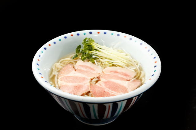 彩色ラーメン きんせい「冷やし海老塩ラーメン」