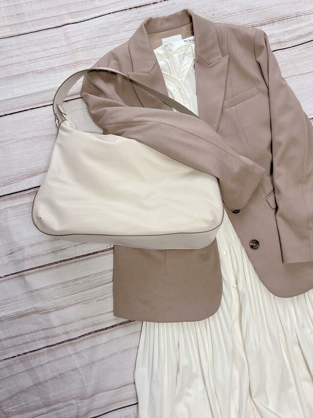 抜け感のあるジャケットスタイルに合わせてみました