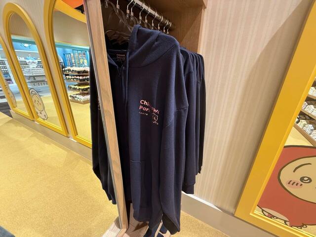 かわいい限定デザインのパーカーも展開されています