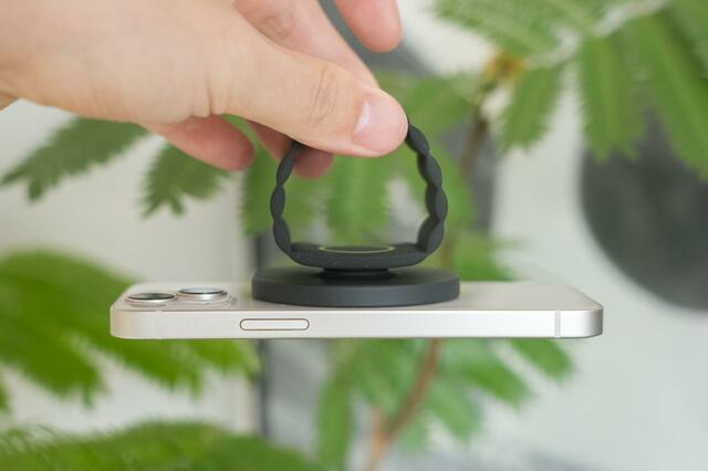 Anker 620 MagGo Phone Grip「マグネットでピタッと装着」