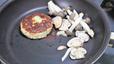 【冷凍きのこレシピ：付け合わせ】フライパンに直接投入