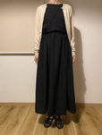 【UNIQLO　ウエストギャザーワンピースノースリーブ】カーディガンなどと合わせるのもおすすめです◎