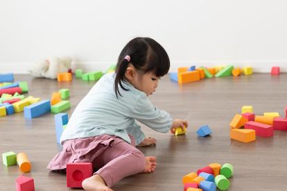 子育て 子どもの困った行動 片付けない 帰らない 泣き止まない 親のアウトな行動と 正解 1 2 ハピママ