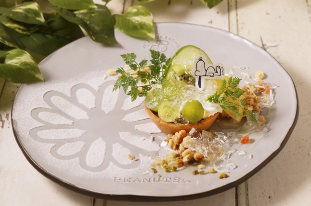 グリーンをテーマのしたタルトも爽やか