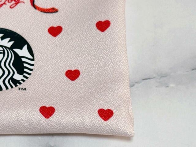 淡いピンクにレッドのプチハートの総柄がかわいすぎる…！