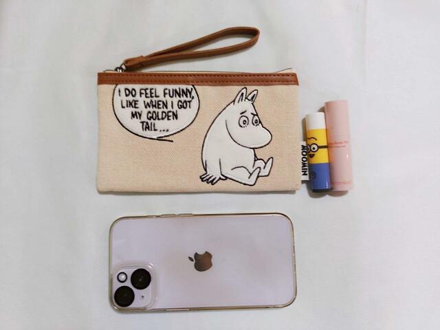 ちょうど携帯が入る大きさ【SPRiNG 11月号増刊】付録：MOOMIN（ムーミン）スマホも入る「お財布クラッチバッグ」