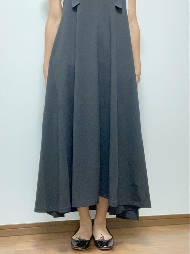 【aquagarage カットツイルジャンパースカート】身長167cm、Lサイズ着用。肩紐を調節せず着るとこの丈感になります