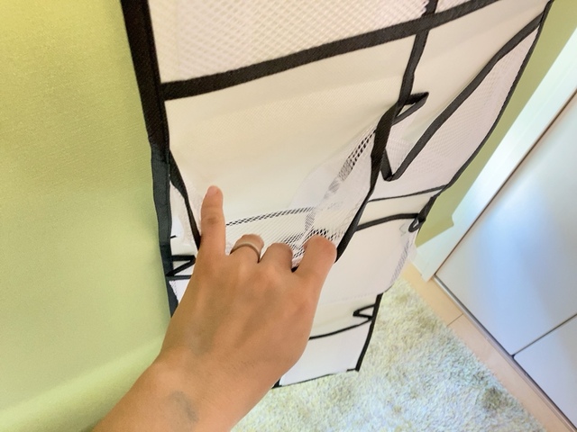 【PureNicot ウォールポケット吊り下げ収納】ABCの3タイプあり、筆者が購入したCタイプ（白色×黒色）のサイズは150×30cmです