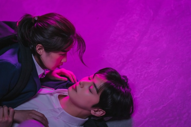 『女神降臨』 U-NEXTにて独占配信中 