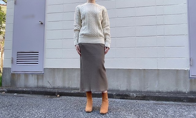 【UNIQLO（ユニクロ）】ライトウェイトローゲージアランクルーセーター／メンズニットで華奢見え！