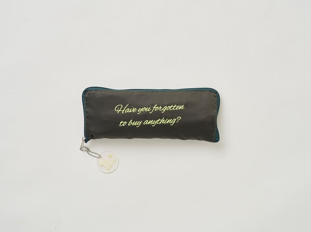 「たためる大きなかばん」たたんだ様子（カーキ）