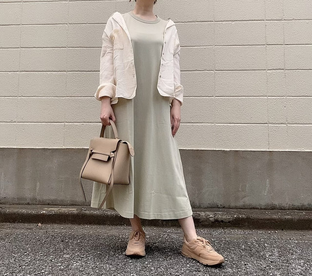 【UNIQLO（ユニクロ）】エアリズムコットンAラインロングワンピース（半袖）ライトグリーン　Sサイズ着用