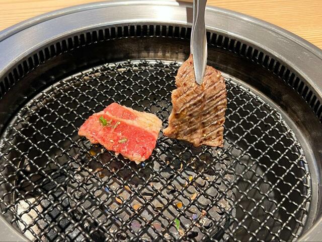 【安楽亭　ワイルドカルビ】脂身もありジューシーでありながらしっかり噛み切れる柔らかさ