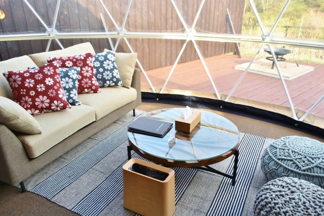 カウチやスツールもオシャレ