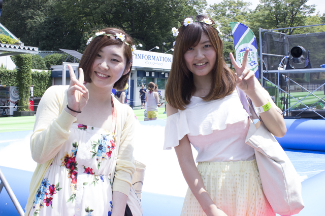 スライドザシティーに参加した水着美女たち