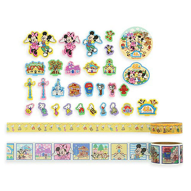 シール&マスキングテープ 1,400円｜東京ディズニーランド開園43周年を記念したグッズ｜販売店舗：東京ディズニーランド「ギャグファクトリー／ファイブ・アンド・ダイム」｜発売日：2026年4月15日（水）