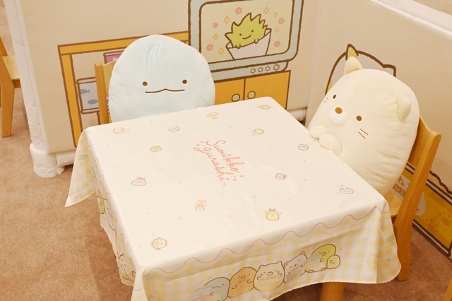 【すみっコぐらしあそびスタジオ】ねこのおうちにはとかげがあそびに来ていました！