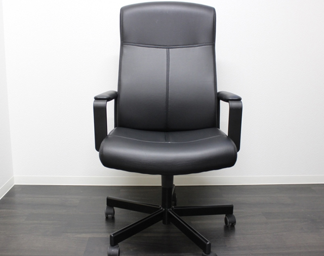 いす同士の熾烈な戦い! 「いす-1」グランプリの模様