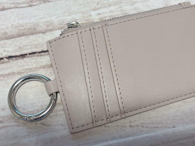 カードポケットは3つ