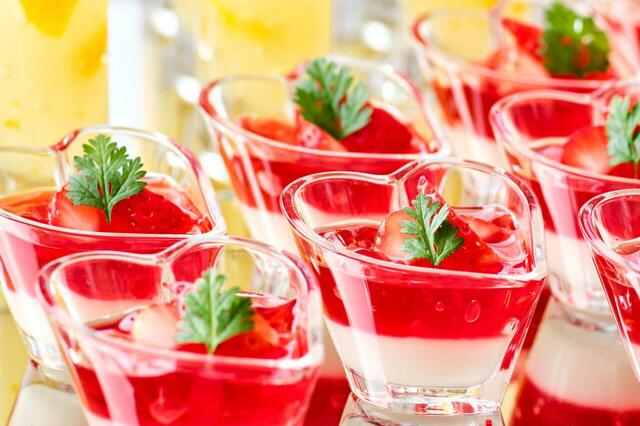 「苺のブランマンジェ」<期間:2026年2月14日(土)・15日(日)>【【2日間限定】苺×チョコレートが主役の“バレンタイン限定スイーツブッフェ”が「ホテルアソシア高山リゾート」で開催されます!】