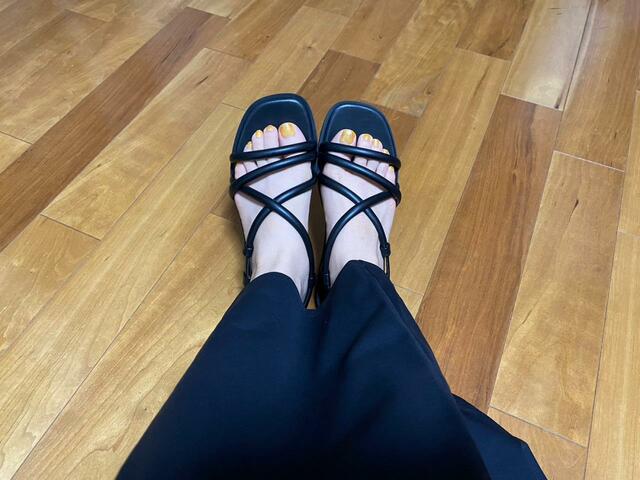 【UNIQLO ナローストラップサンダル】元販売員が履いてみた