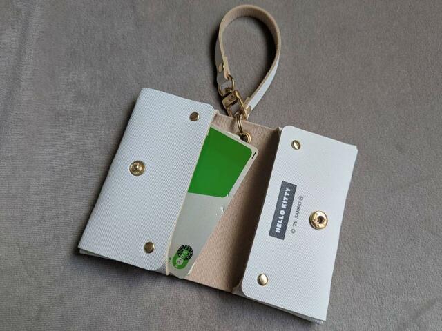 カードを入れてみました。