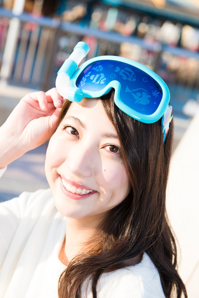 ファッション用グラス 2,300円｜縦約11×横約17cm、ツルの長さ約13cm｜2017年4月24日（月）発売｜エンポーリオ｜東京ディズニーシー「ニモ&フレンズ・シーライダー」