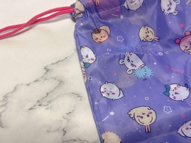 【ねーねー 2024年12・1月号付録】素材はポリエステル。シャカシャカした手触りの生地