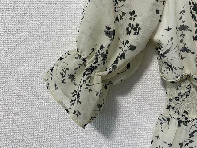 【DHOLICカシュクール花柄ワンピース】二の腕をすっぽり隠してくれるのが嬉しい