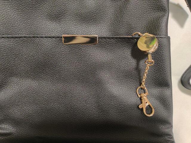 ゴールド金具＆リールつき