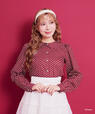 リボンボタンブラウス ¥12,500|Areeam ディズニーコレクション「ミニーマウス」