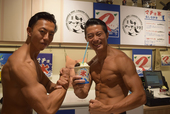 「全力でかき氷つくります！」イケメンマッチョのあつ～いフォトギャラリー