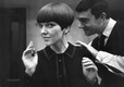 《マリー・クワントと、ヘアスタイリングを担当していたヴィダル・サスーン》　1964年 (C)Ronald Dumont/Daily Express/Hulton Archive/Getty Images