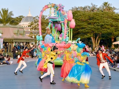 2016「ディズニー・イースター」はミッキーたちとエッグレース応援