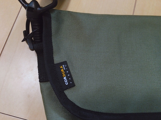 【ワークマン BASIC(ベーシック)ショルダーバッグ】丈夫な生地です