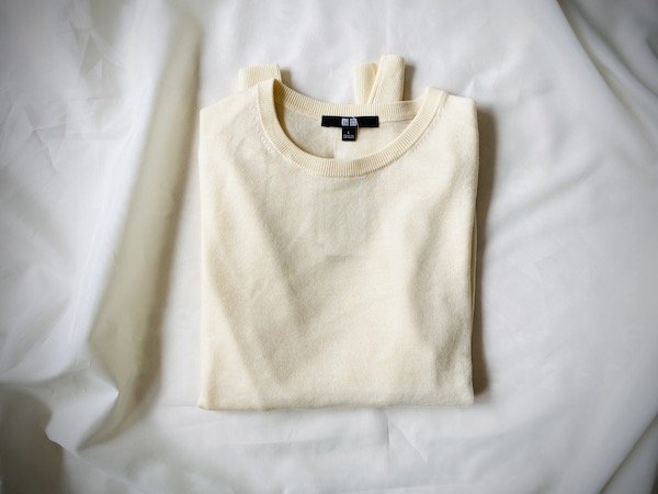 【ユニクロ】エクストラファインメリノ　クルーネックセーター　クリーム