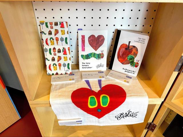 【ほぼ日手帳 はらぺこあおむし】下敷きやノートも