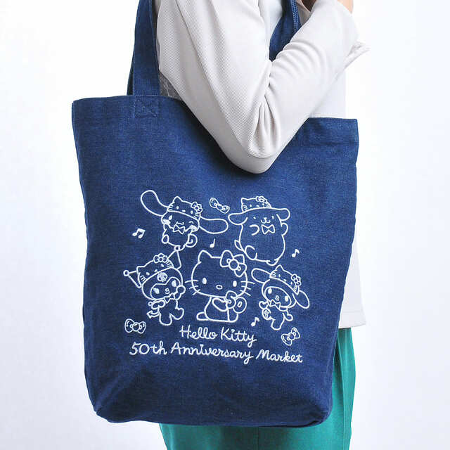 【銀座三越「Hello Kitty 50th Anniversary Market」】［イベント限定］デニムバッグ【パーティタイム！】 3,850円 