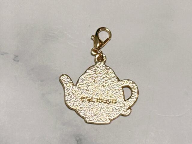 高級感のあるメタル素材が◎