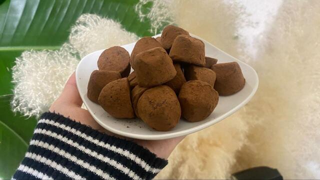 【業務スーパーご褒美のチョコレート5選】軽やかな甘さと濃厚な風味のコンストラスが最高